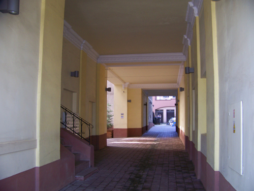 Вход в здание, ул. Алее Ерозолимске 85